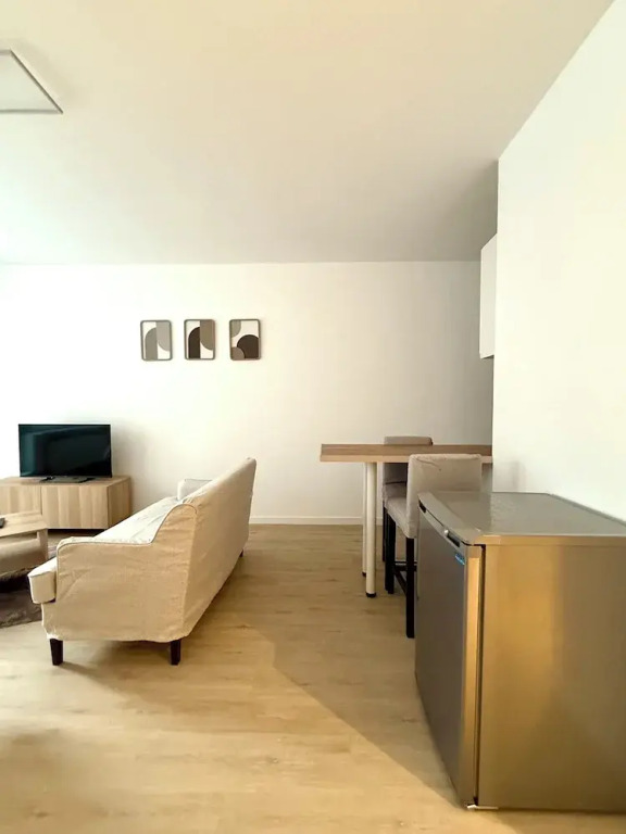Studio moderne au coeur Saint Adalbert