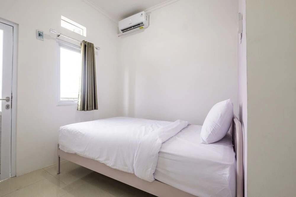 Griya Jasmine Syariah by OYO Rooms