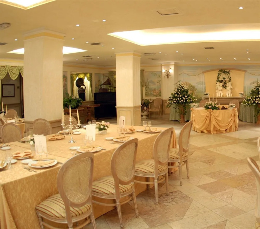 V7 Hotel