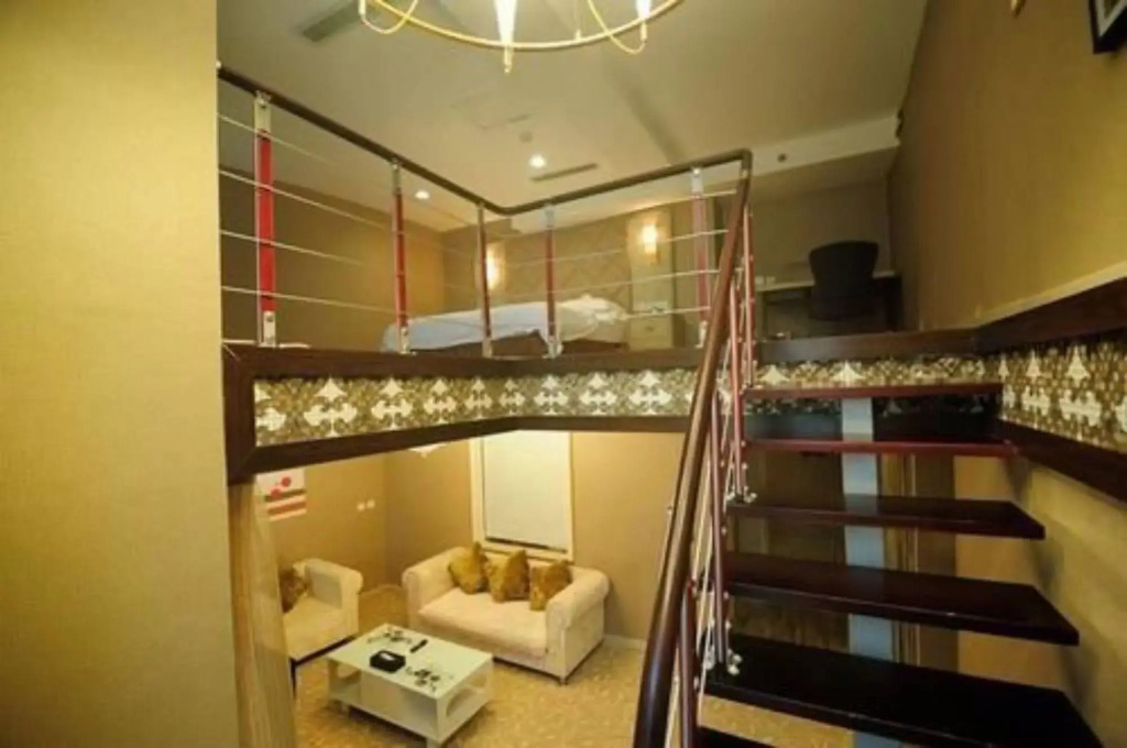 Vienna International Hotel Shandong Yantai FTA Jinshatan Xingyi Square