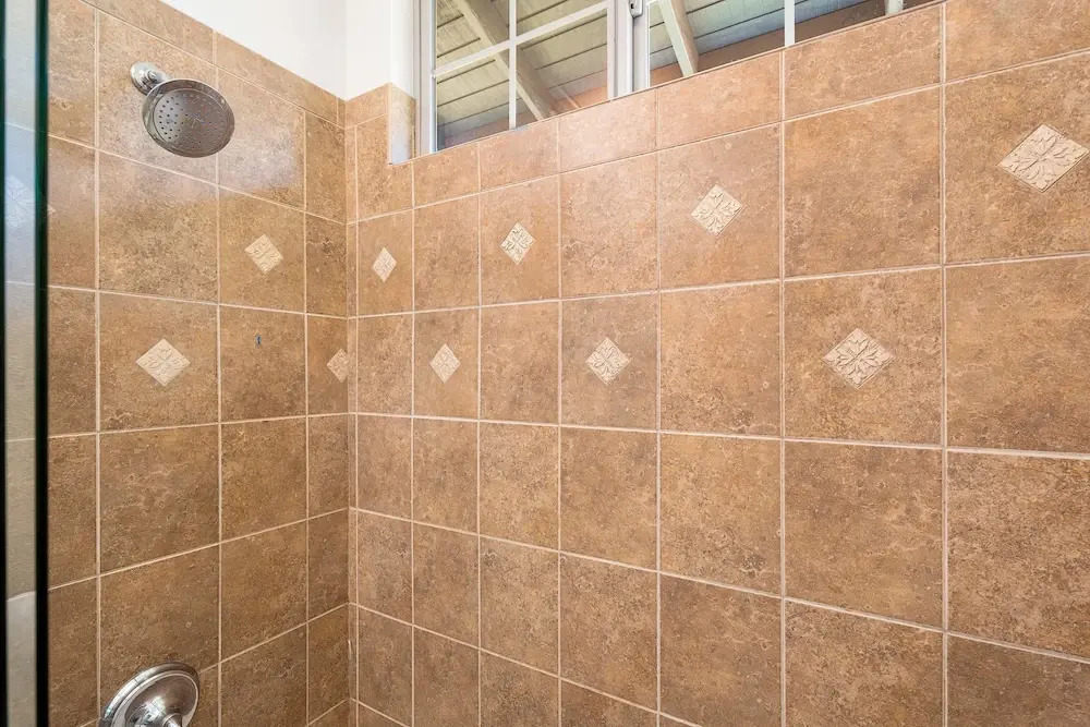 Beautiful Townhouse - Great Amenities and Spacious Lanai! Comes With Beach Pass! - Vrkcv