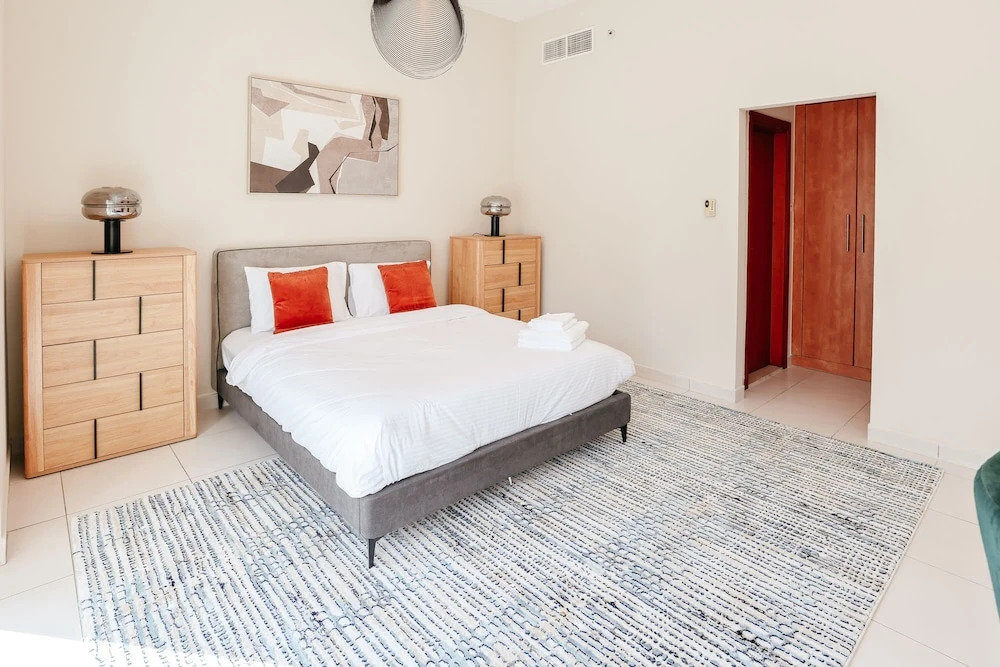 Elegant 1BD with Stunning Views