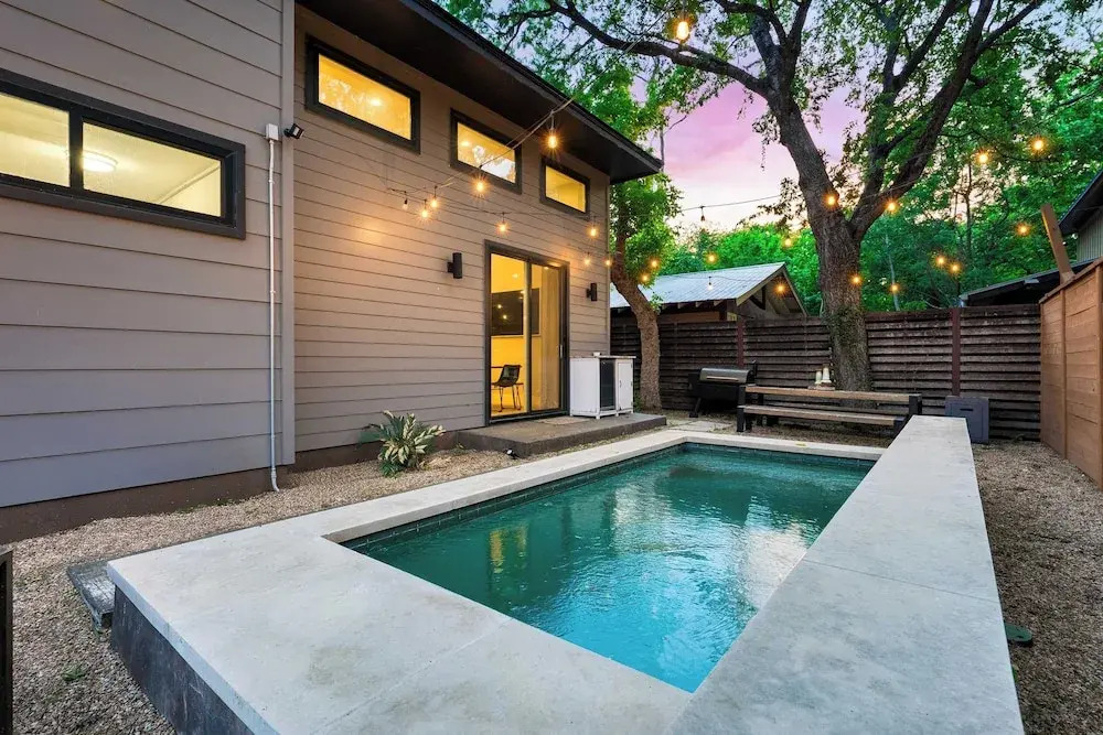 Private Pool, Firepit, Patio Steps to East Austin Dining, Music, Art, Murals