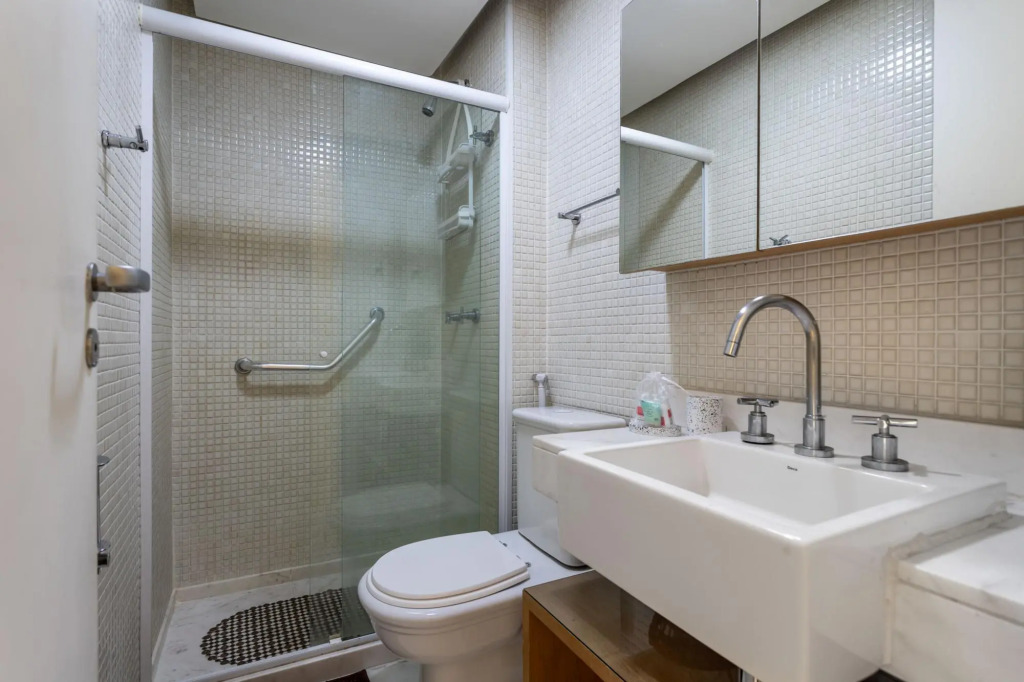 Pineapples FLAMB903 | Barra da Tijuca sleeps 6