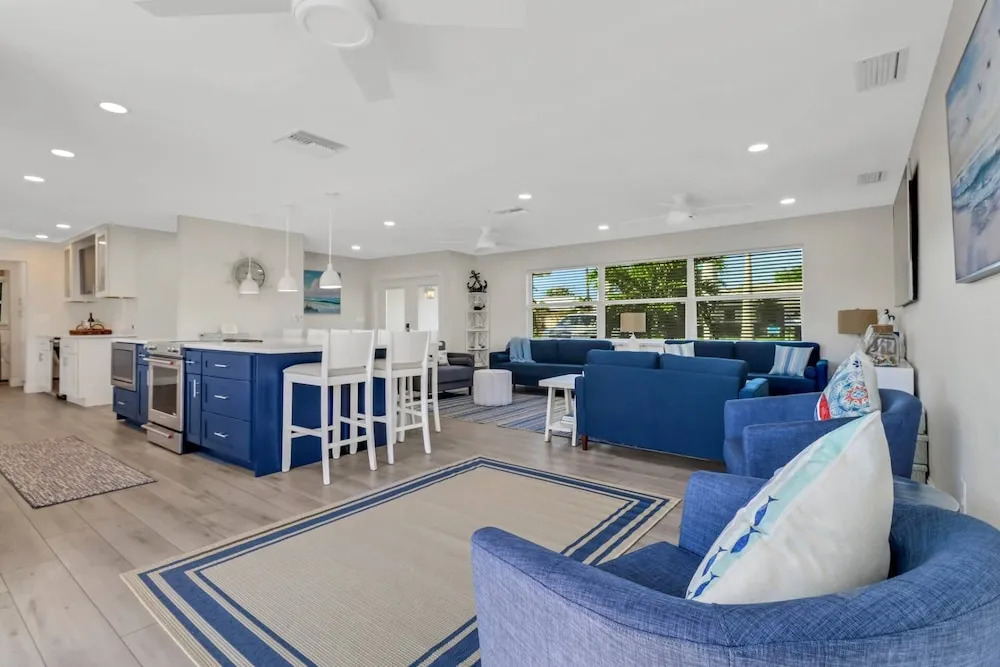 5609 Del Rio Ct