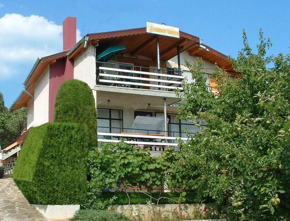 Large Apartment in Summer House Villa