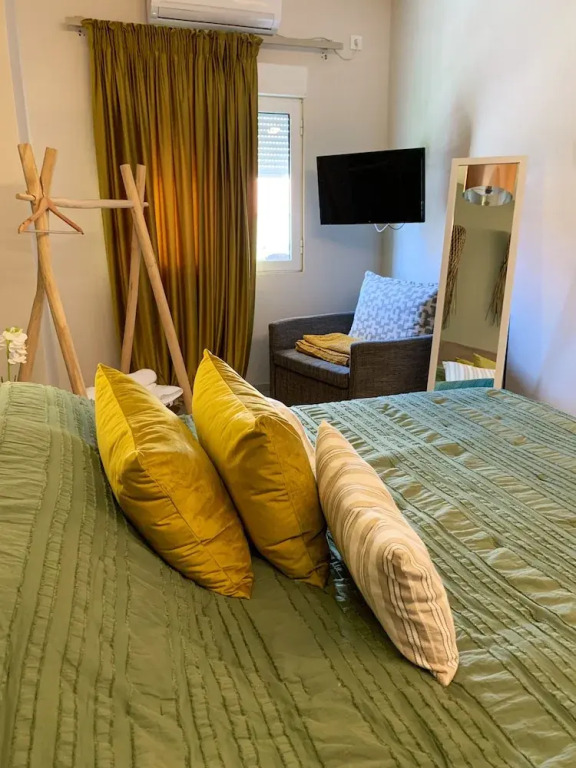 Luxury-1bed Apartment With Porch in Greece