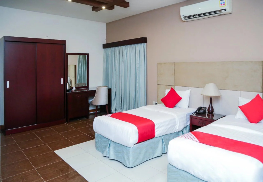 OYO 130 Night Inn Hotel