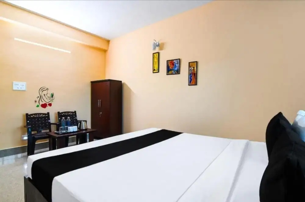 Goroomgo Secret Heaven Bhubaneswar