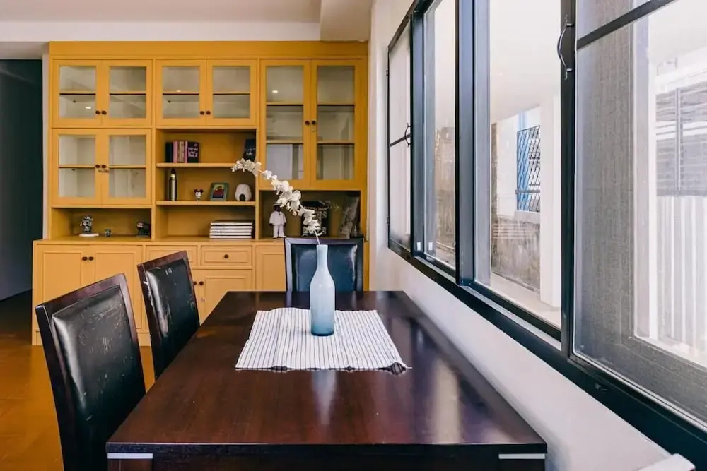 Modern Family House - 4 Bedrooms 5 Mins From Old Town With Gallery - Deja Home