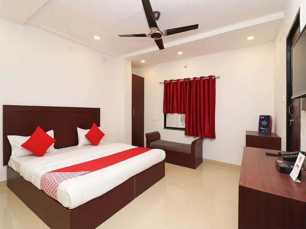 Oyo 1021 Hotel Gayatri Residency
