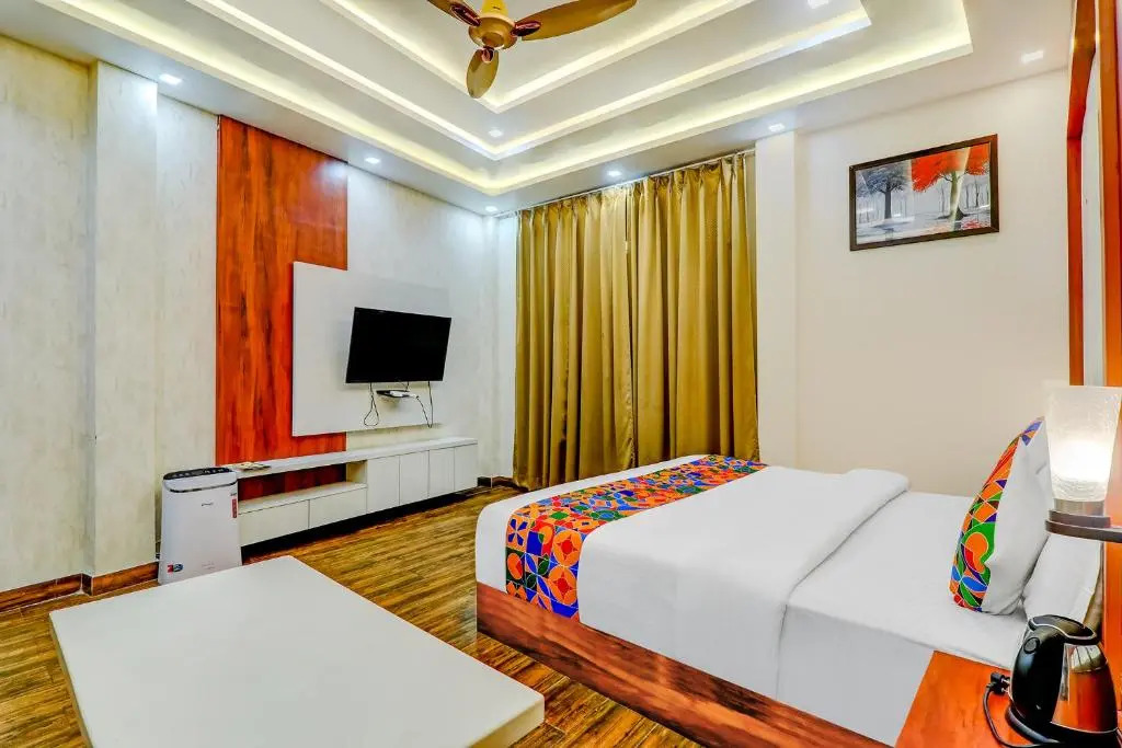 Fabhotel V Square