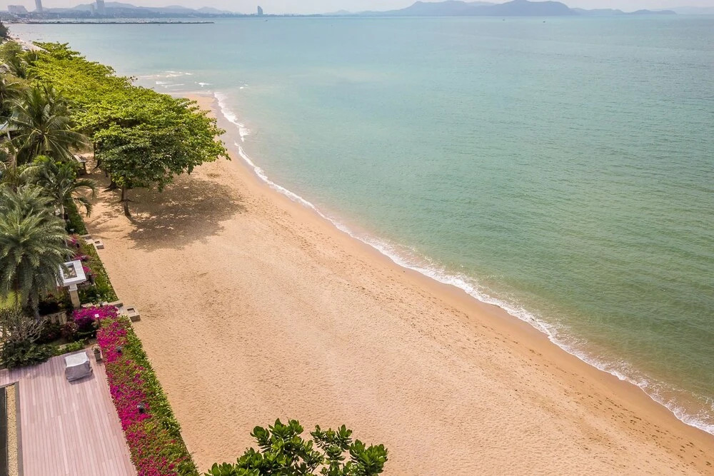 Exclusive Beachfront Villa