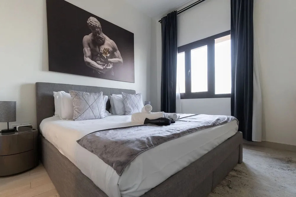 Jumeirah Golf Estates Sleeps 2 With Balcony Views