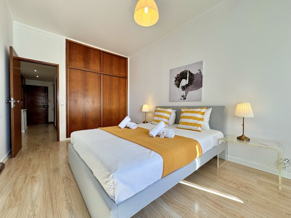 Quarteira Central 3 by Homing