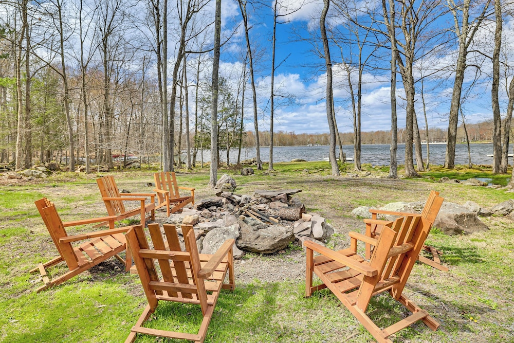 Pocono Lake Home w/ Fire Pit: Walk to Ski Hill!