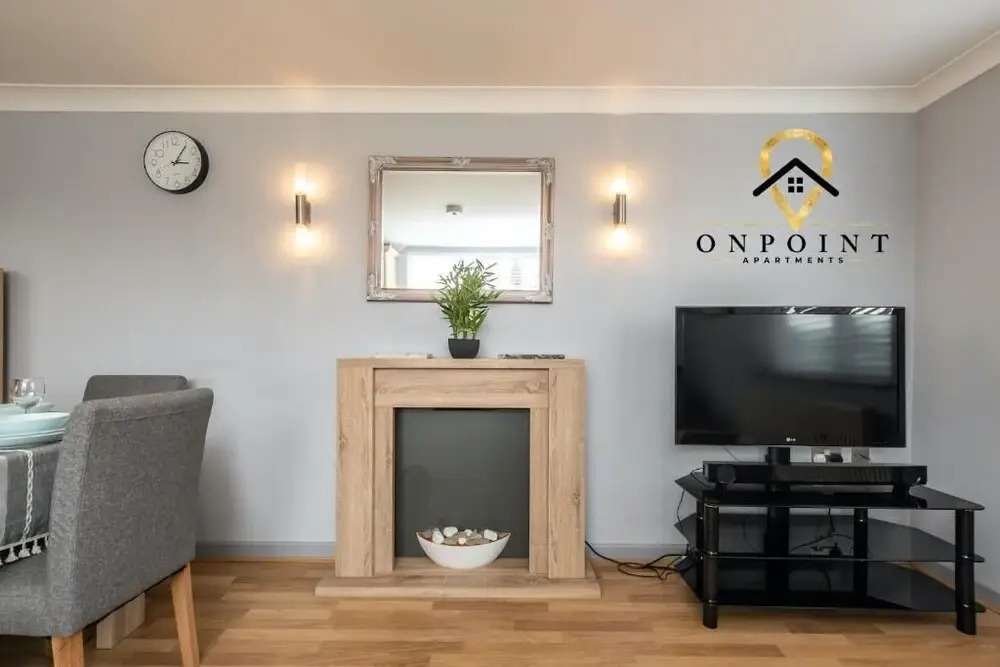 FANTASTIC Duplex 2 Bed Apt-PARKING