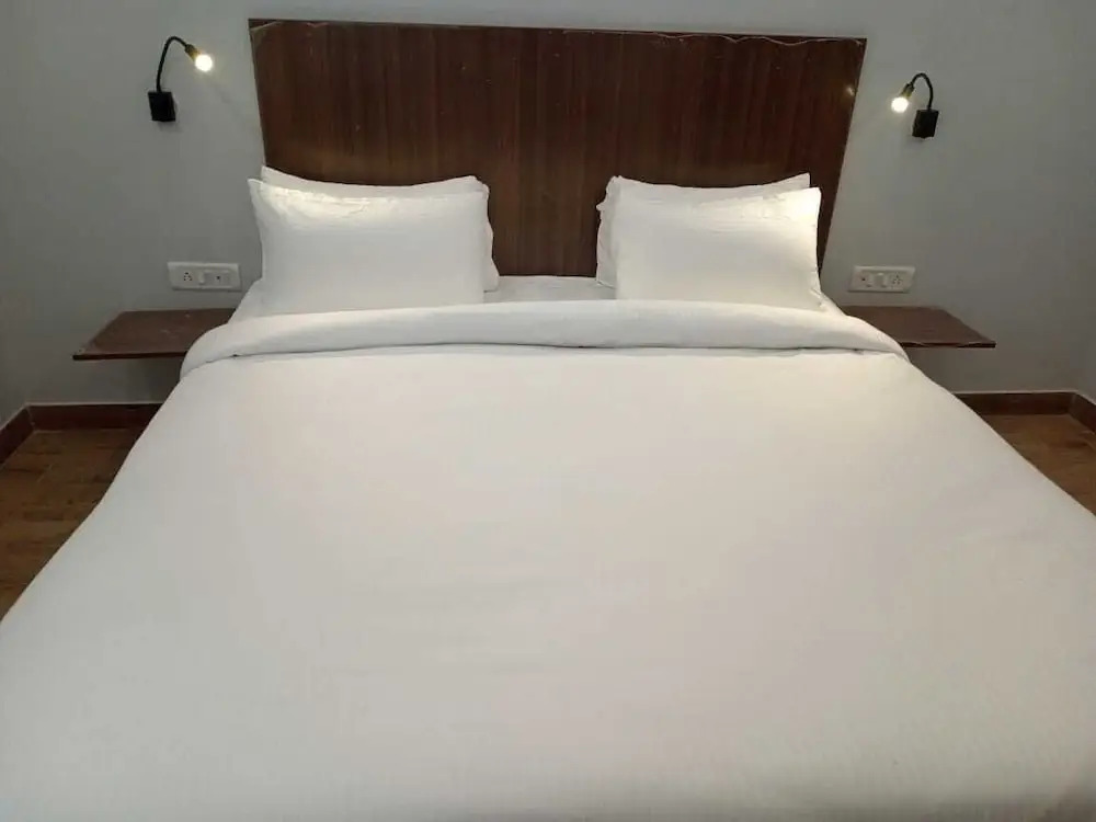 Golden Frame Hotel