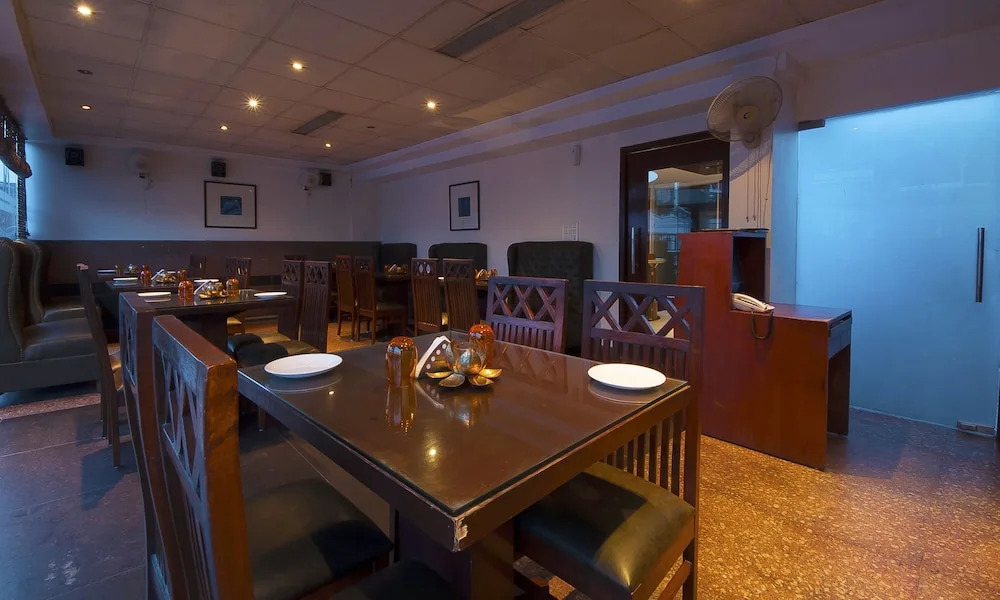 Hotel Opera Delhi Airport