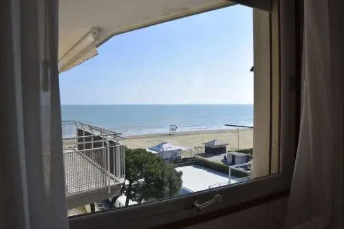 Vistamare Apartments