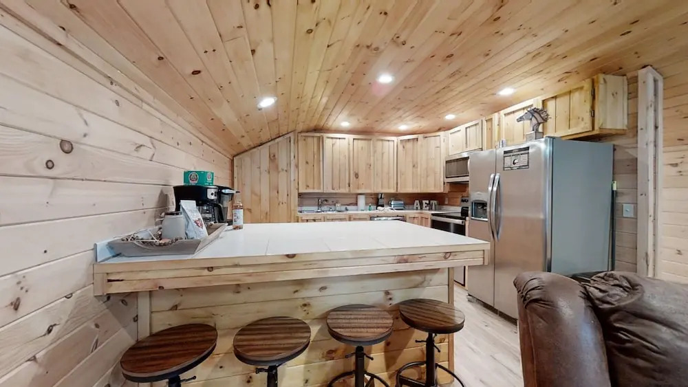 Double L Ranch 1 Bedroom Farmhouse by RedAwning