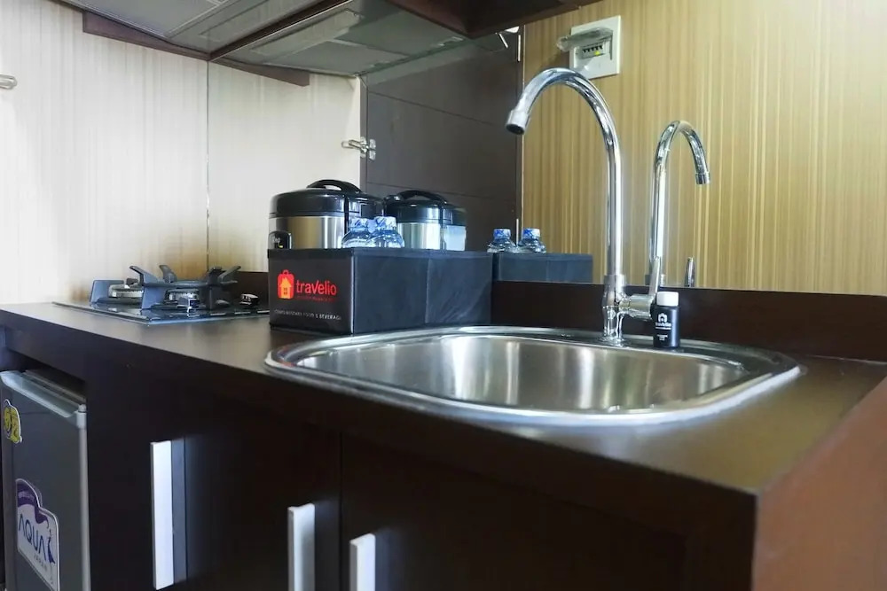 Cozy and Minimalist Studio Apartment at Tamansari Papilio By Travelio