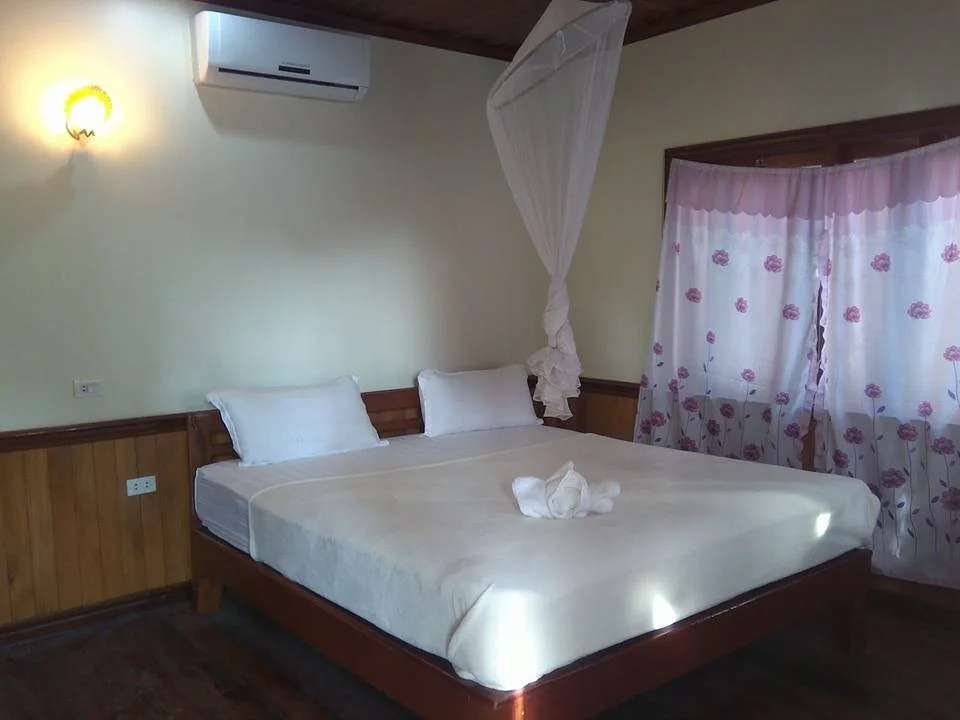Nongsak Riverside Guesthouse & Nongsak Guesthouse