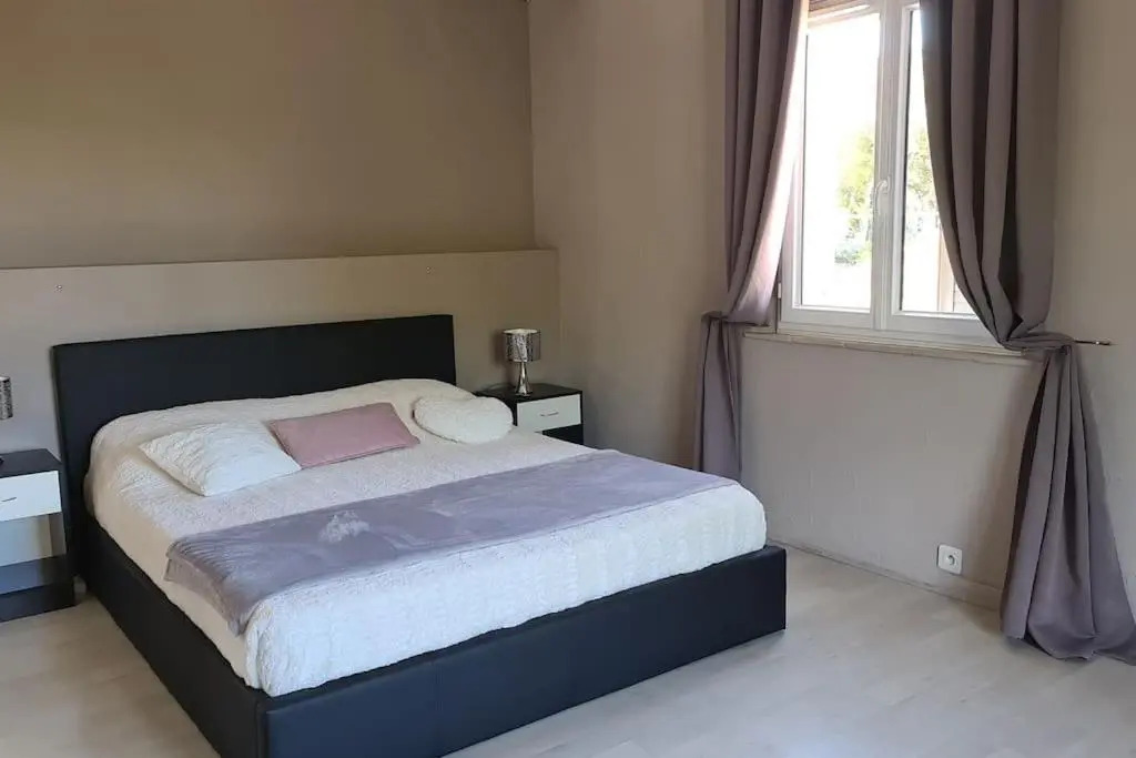 Ste Maxime Villa 5 etoiles Piscine chauffée et jacuzzi