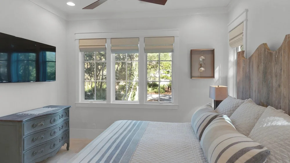 Stunning Luxury Beach Home: Gulf Views, Large Private Pool, Free Beach Setup!