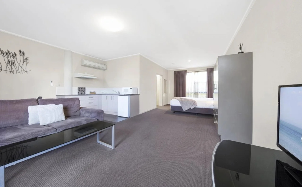 Moonlight Bay Apartments