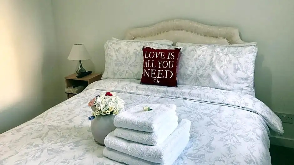 Heart Of Aberdeen City Centre 3 Bedrooms Apartment