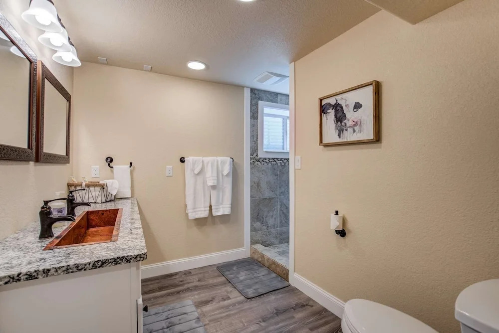 5BR Poe Manor Entertain,hot Tub+has Everything!