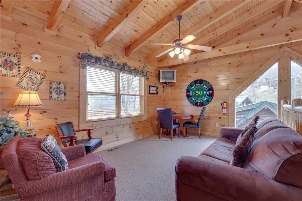 Destinys Lodge - Five Bedroom Cabin