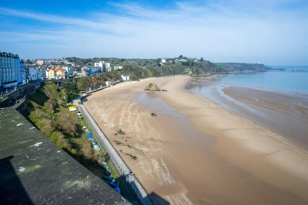 Captains Lookout - 1 Bedroom Apartment - Tenby