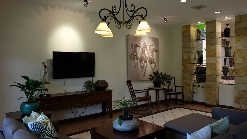 Pasteur Beautiful Luxurious House