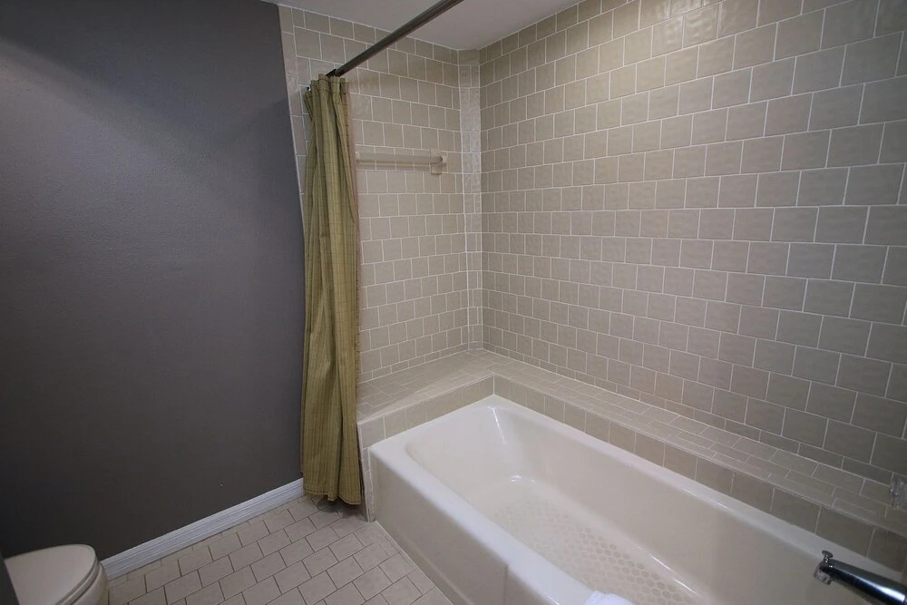 Pier House 402