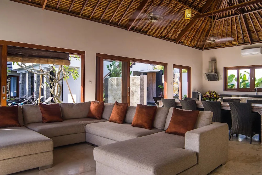 Villa Bon Bon, 100m from Beach, Ideal for Families