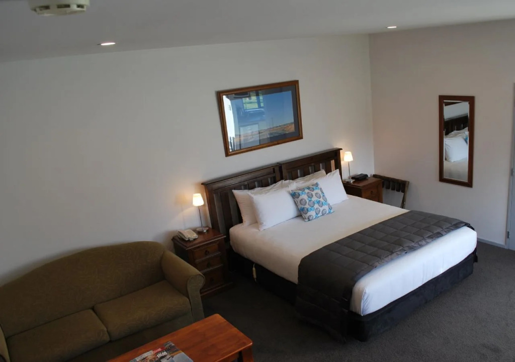 Carrick Lodge Motel