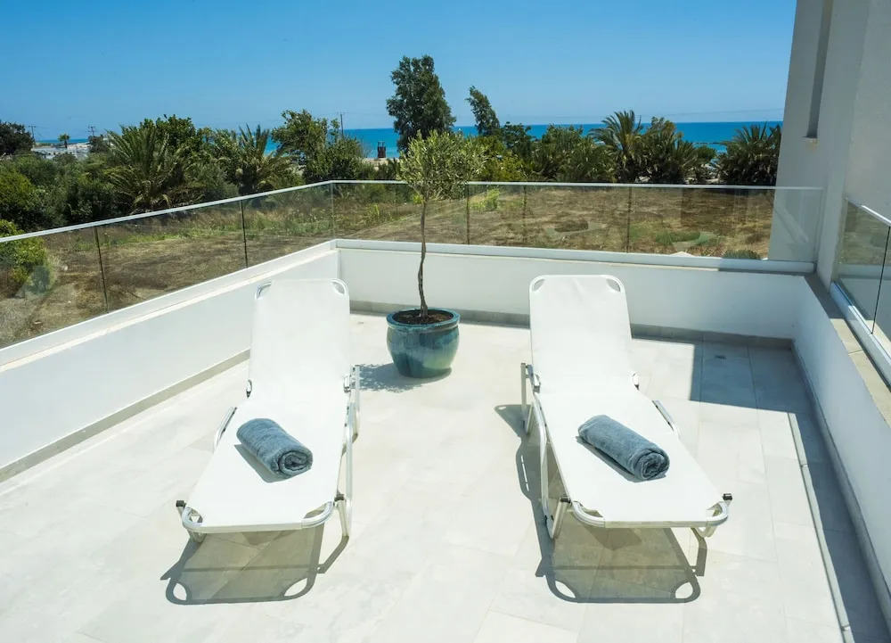 Wavebreeze Villas