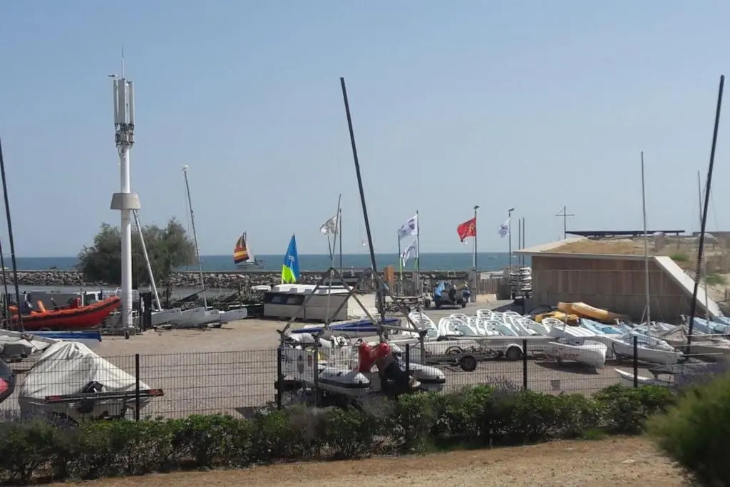 T3 Carnon, 1ère ligne 50m plage terrasse parking