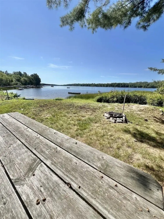 Boomfish Limit 5 2 Bedroom Cottage by RedAwning
