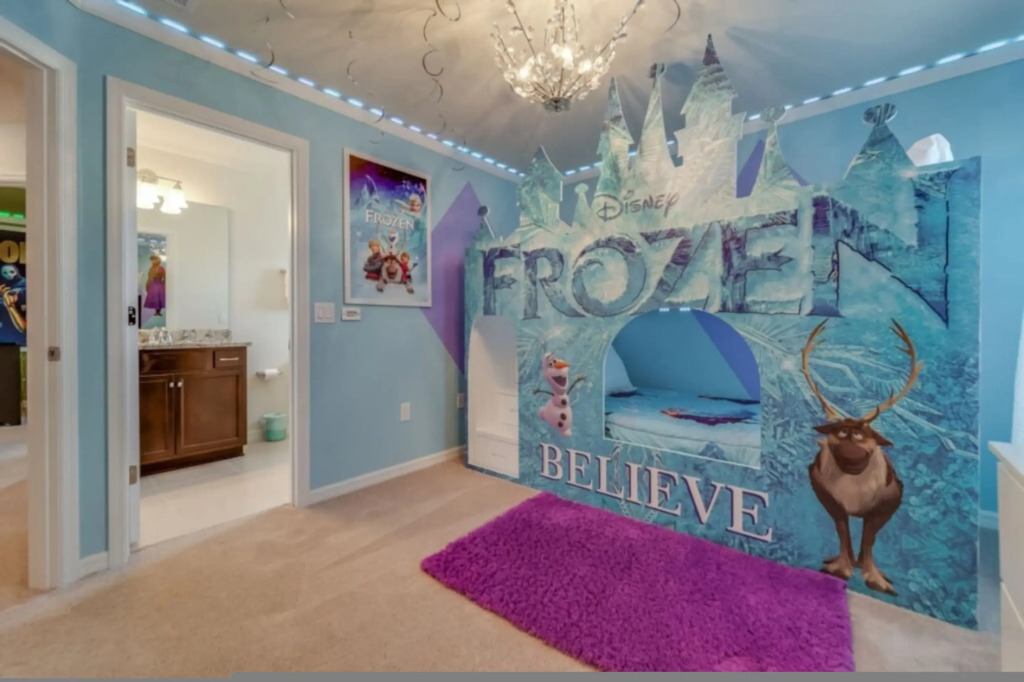 5 Bed Fun Themed Windsor Island Resort Getaway