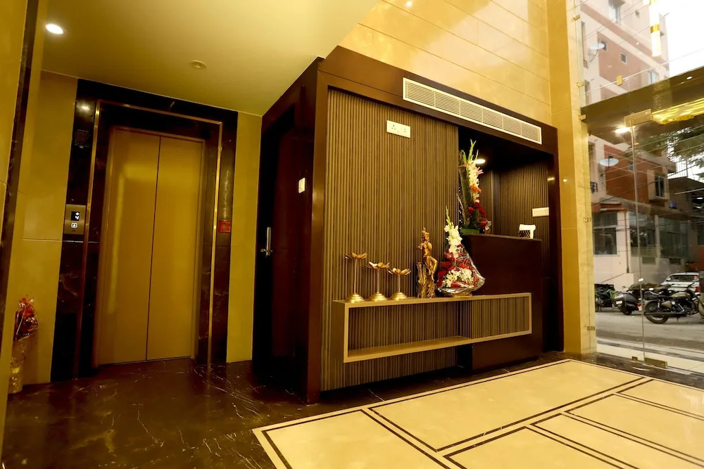 Hotel Grand Girdhar