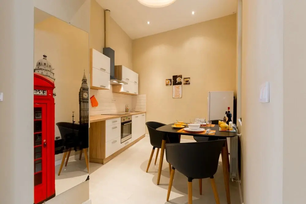 Luxurious 2 bedrooms apartment downtown