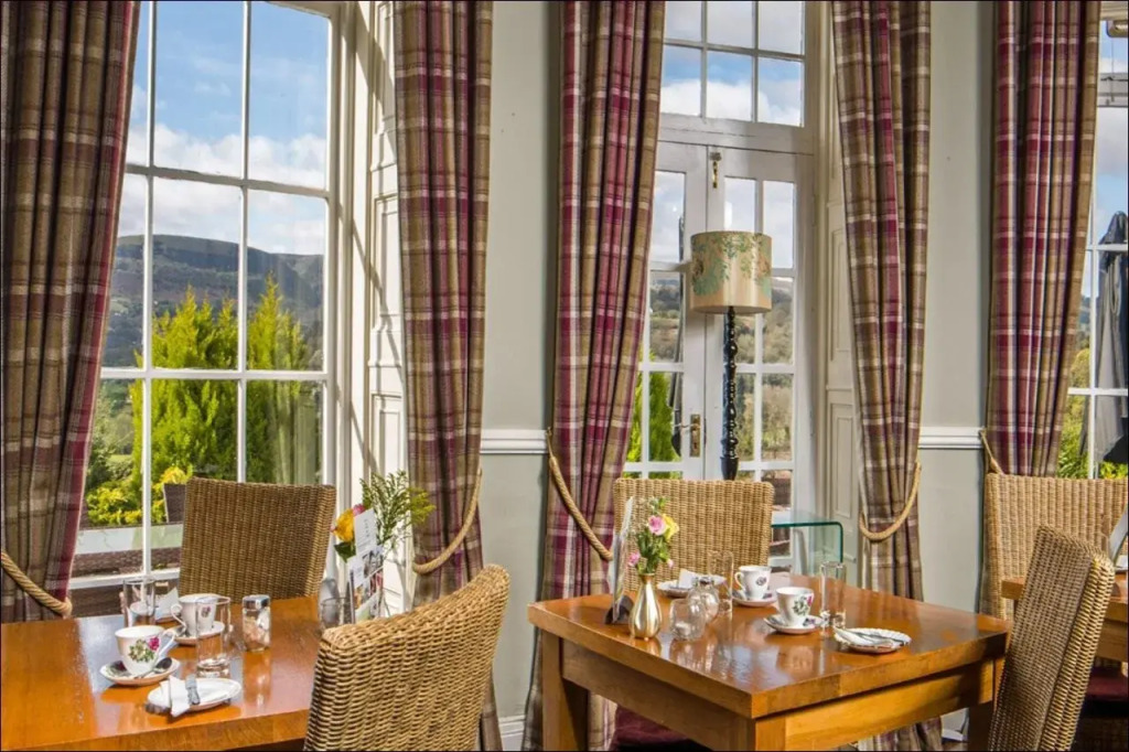 The Manor Hotel