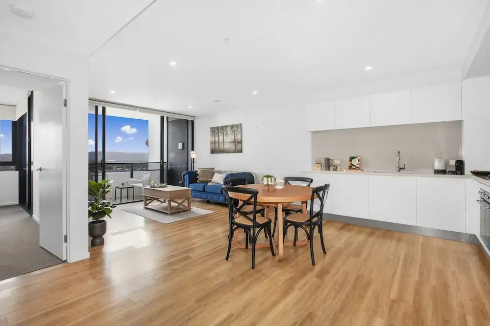 Surfers Paradise 1-bed With Stunning Views & Pool