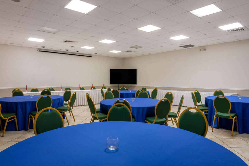 Ramada by Wyndham Kissimmee Gateway