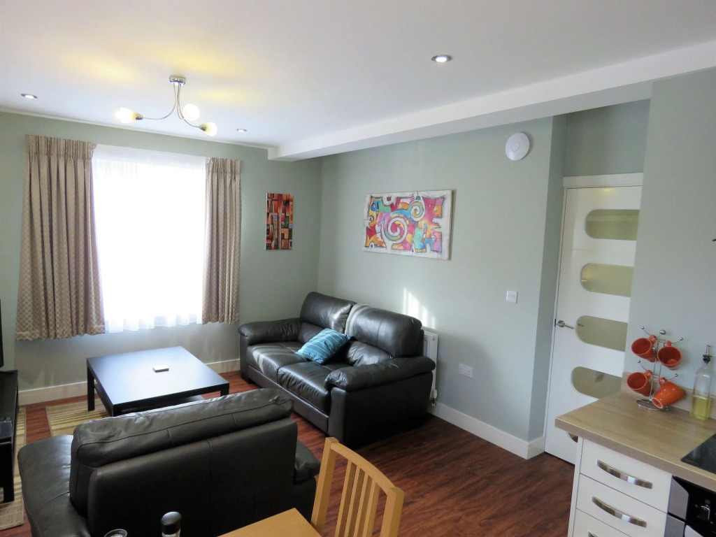 Abbey Apartments - Modern Serviced Apartments - Tourists & Professionals