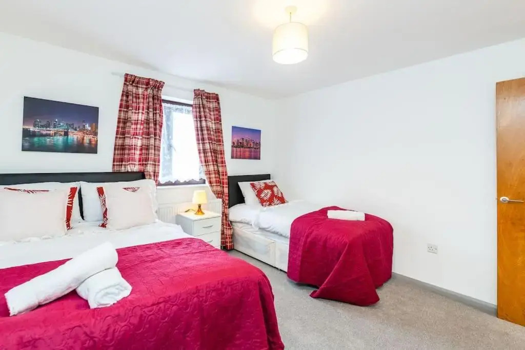 Cosy 2-bed House! Dagenham! Free Parking