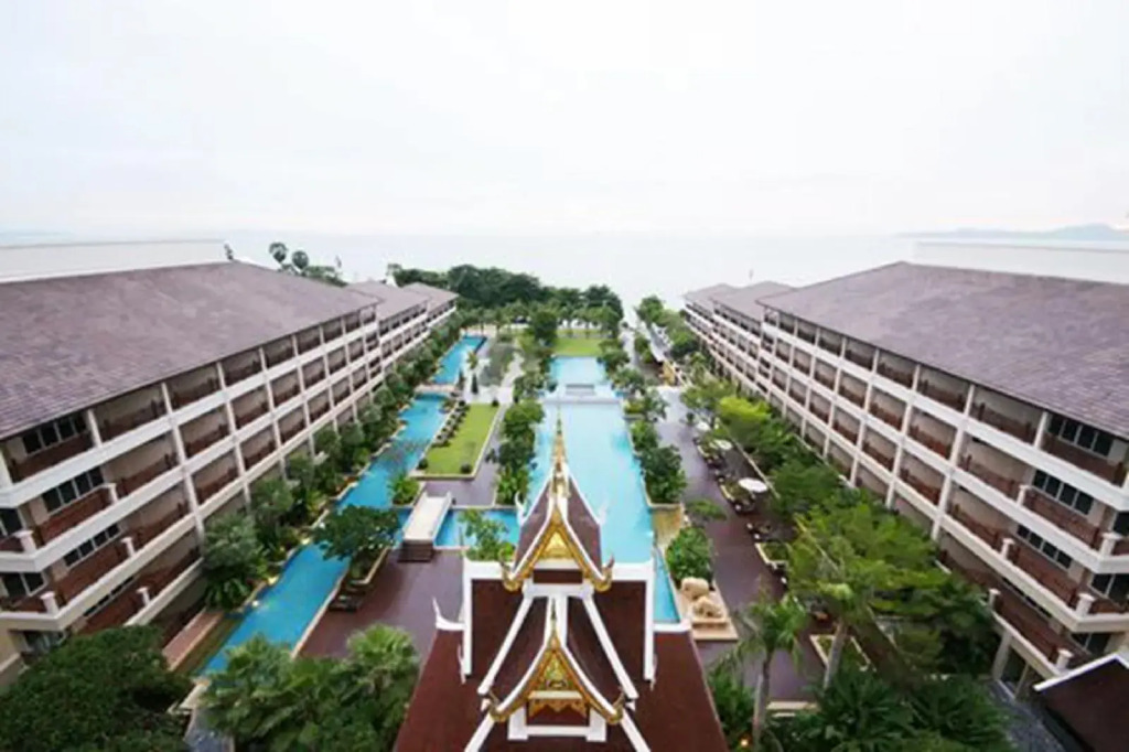 The Heritage Pattaya Beachfront Resort